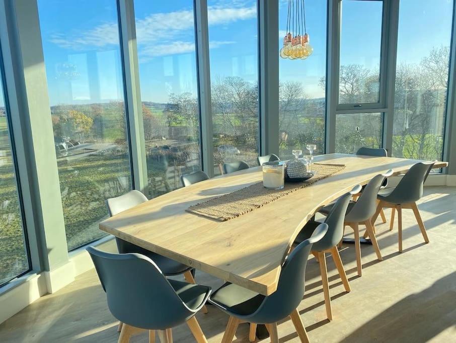 Villa Luxury Converted Water Tower In Flockton Emley Exterior foto